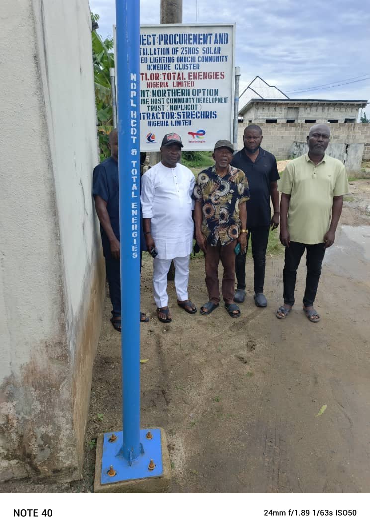PIX 2(3): DELEGATES FROM THE BOT ON SITE INSPECTION TO THE SOLAR POWERED LIGHT PROJECT AT ALUU, IKWERRE CLUSTER..