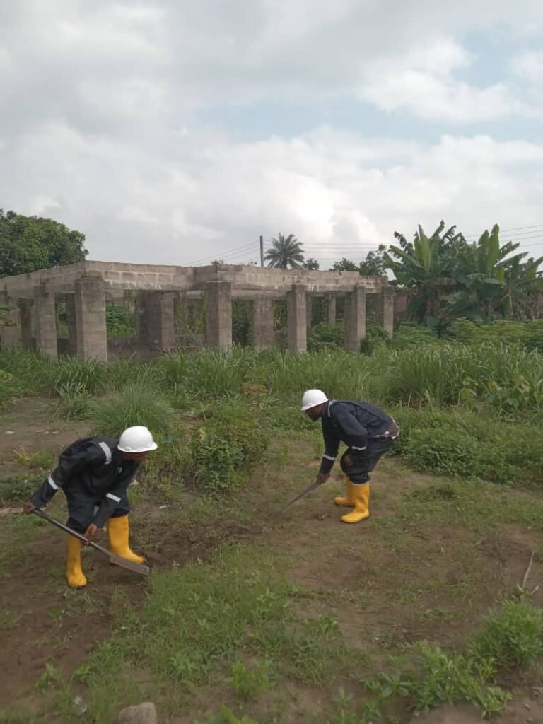 PREPARATION AND CLEARING OF GRASSES READY FOR MONO PUMP PROJECT IN OWAZA CLUSTER BY NOPL HCDT.