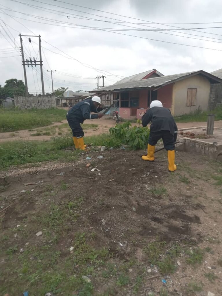 SAME GRASS CLEARING AND PREPARATION FOR MONO PUMP PROJECT IN OWAZA CLUSTER.