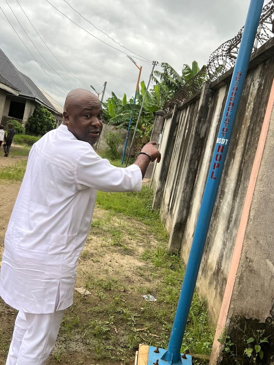 PIX 2(2): THE FULLY INSTALLED SOLAR POWERED LIGHTING PROJECT IN OMUCHI COMMUNITY- IKWERRE CLUSTER.