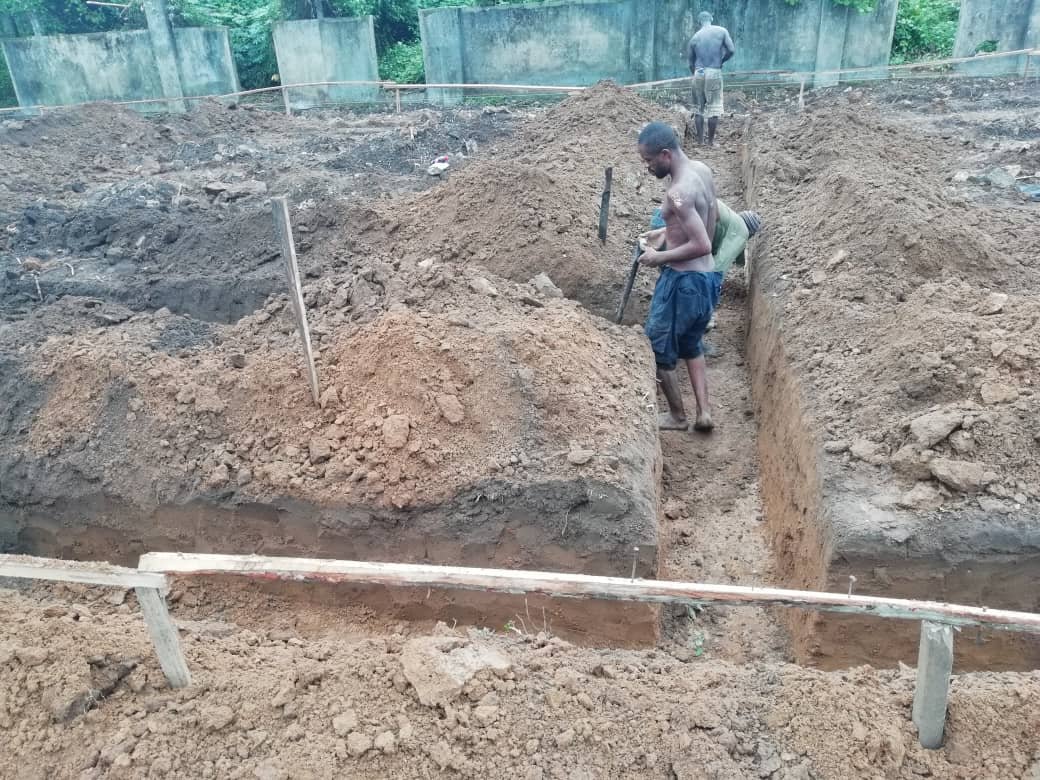 PIX 3(24-31): THE EXCAVATION STAGE, GETTING THE GROUND READY FOR BLOCK LAYING.